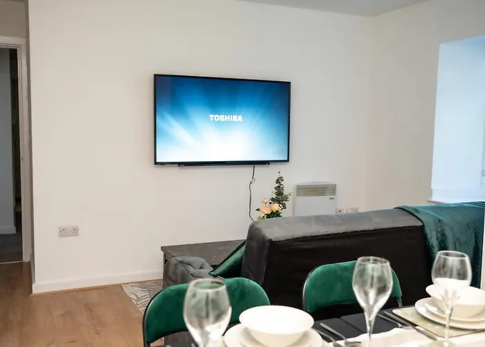Bv Charming 2-Bedroom Apartment By Kirkstall Shopping Centre, Free Parking