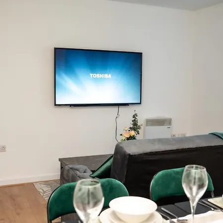 Bv Charming 2-Bedroom Apartment By Kirkstall Shopping Centre, Free Parking Leeds  Exterior photo
