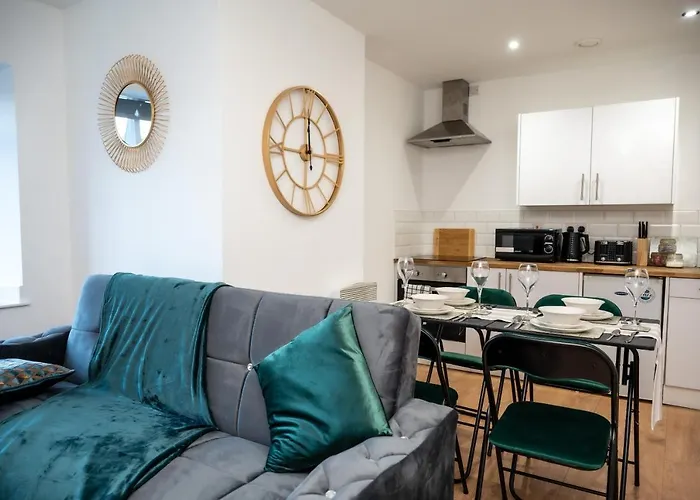 Bv Charming 2-Bedroom Apartment By Kirkstall Shopping Centre, Free Parking