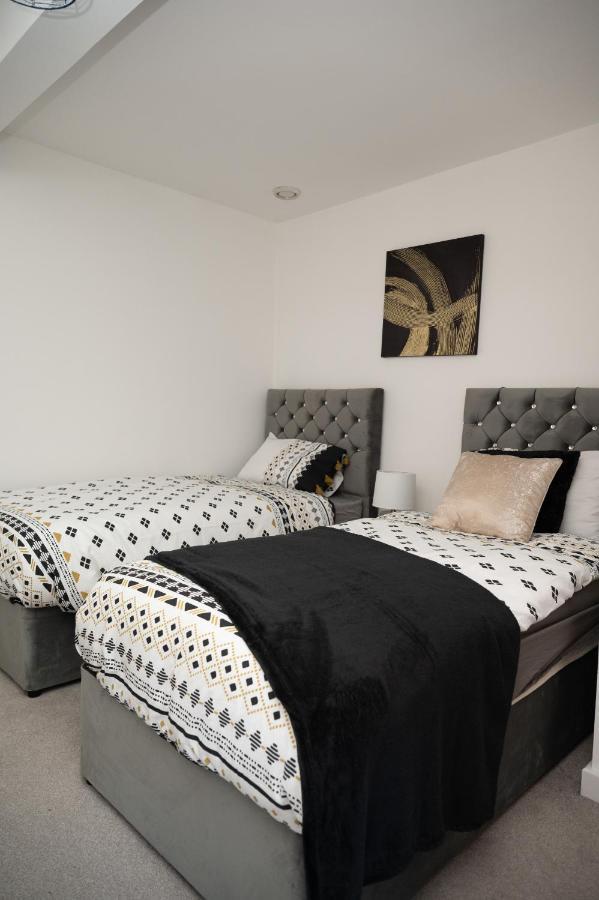 Apartment Bv Charming 2-bedroom By Kirkstall Shopping Centre, Free Parking