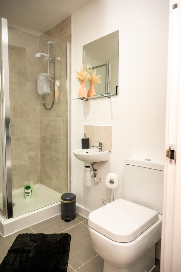 Apartment Bv Charming 2-bedroom By Kirkstall Shopping Centre, Free Parking *