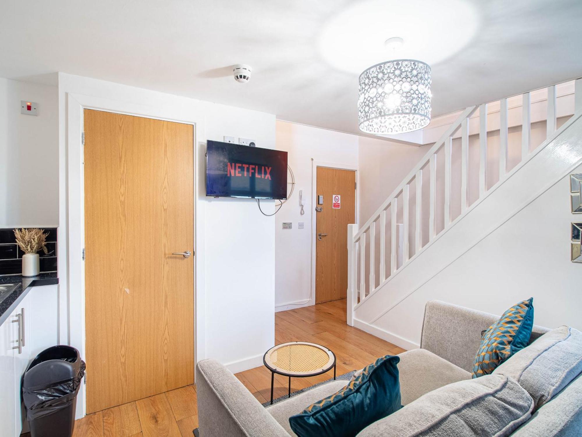 Bv Charming 2-bedroom By Kirkstall Shopping Centre, Free Parking * Leeds (West Yorkshire)