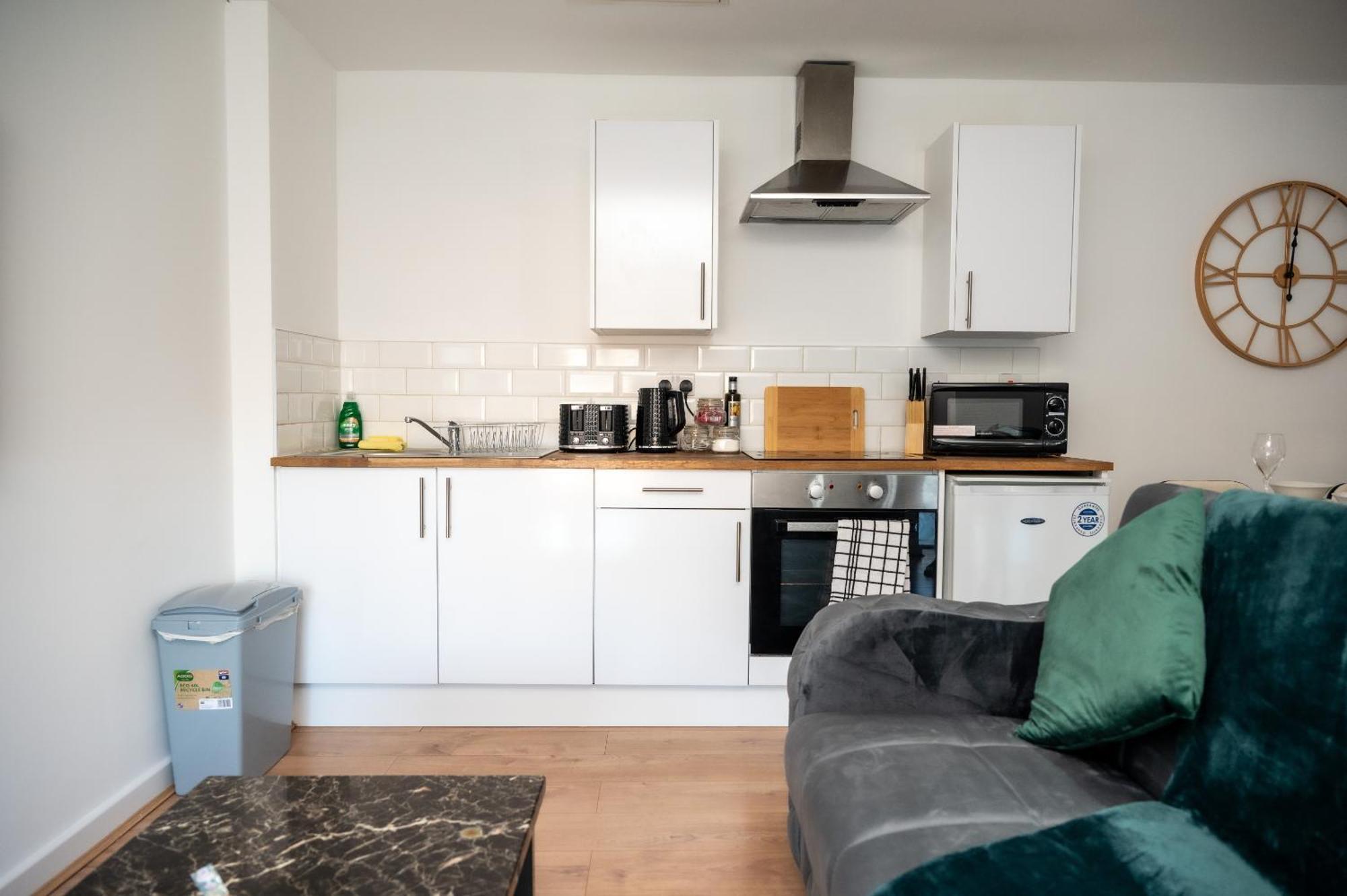 Bv Charming 2-bedroom By Kirkstall Shopping Centre, Free Parking Appartamento