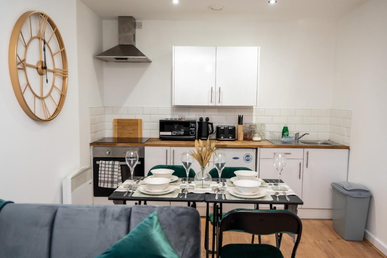 Bv Charming 2-bedroom By Kirkstall Shopping Centre, Free Parking Apartment Leeds (West Yorkshire)